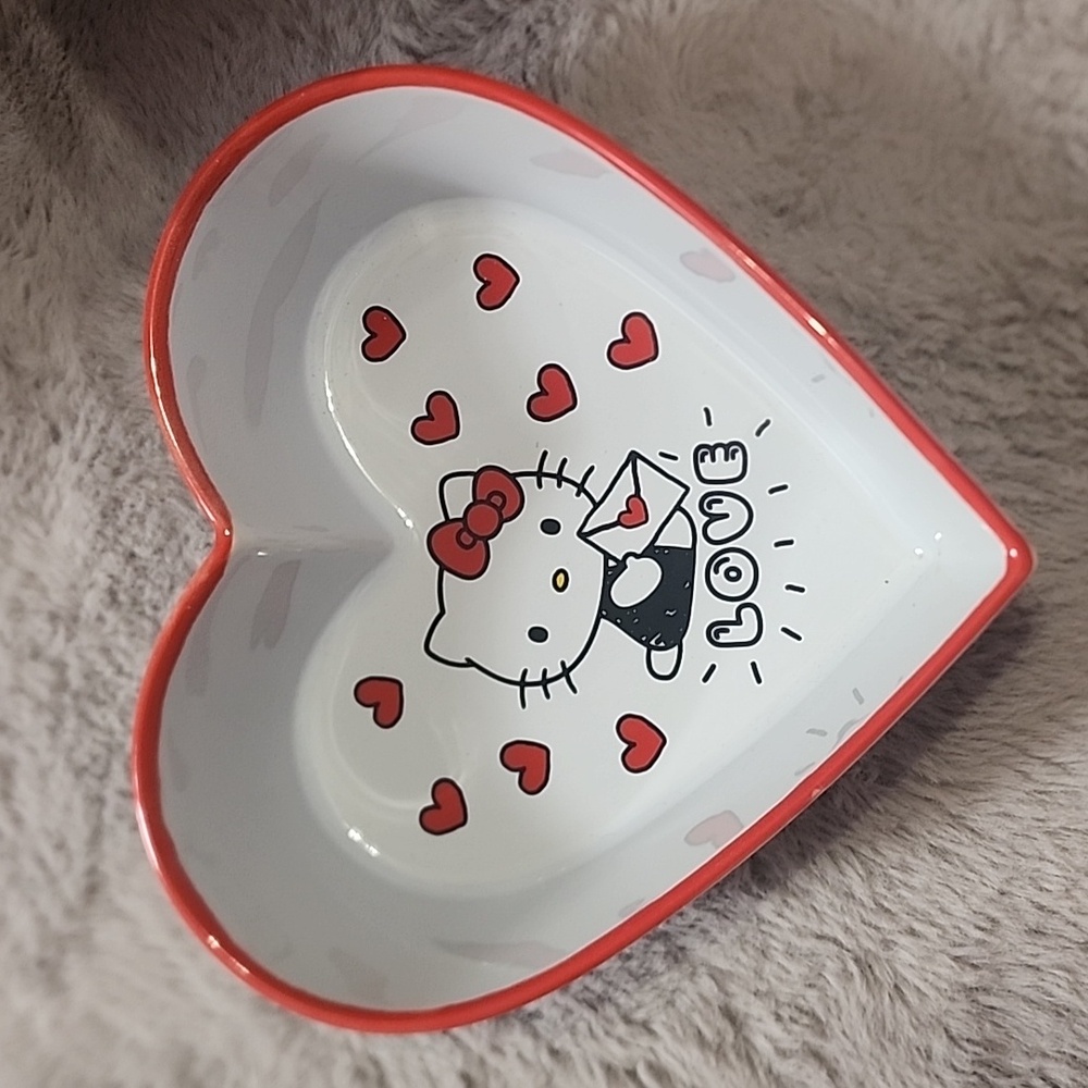 Hello Kitty Heart Shaped Baking Dish - Love Letters 2024
